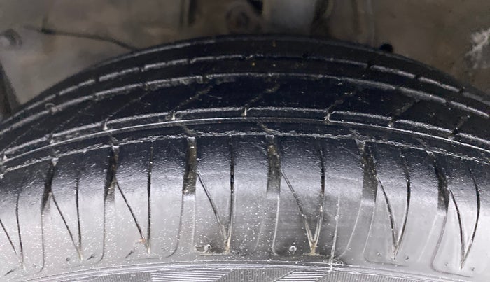 2017 Honda City V MT PETROL, Petrol, Manual, 62,475 km, Left Front Tyre Tread