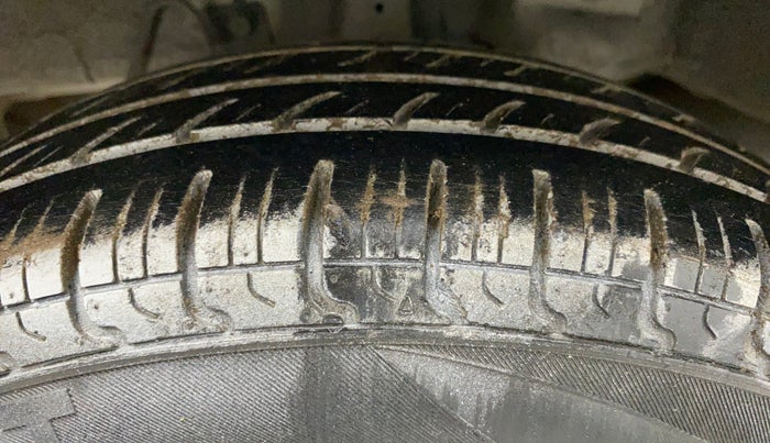 2012 Hyundai Eon D-LITE+, Petrol, Manual, 61,196 km, Right Rear Tyre Tread