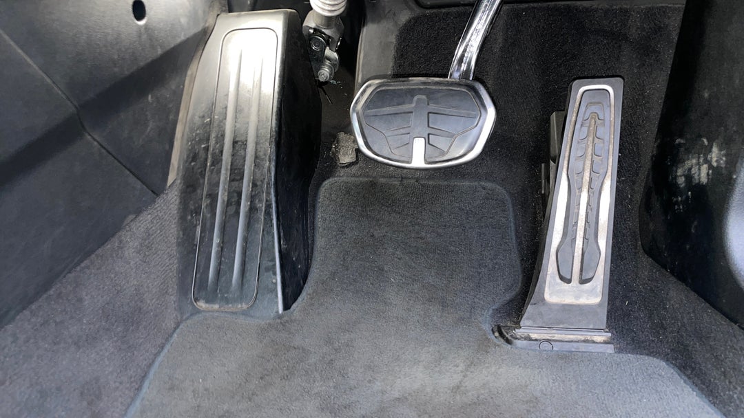 2020 BMW 1 M135i xDrive, Automatic, 47900 km, Pedals and Footmat