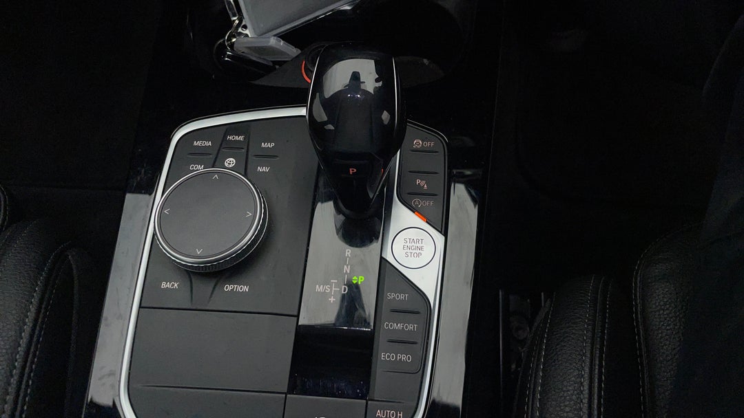 2020 BMW 1 M135i xDrive, Automatic, 47900 km, Gear Lever 