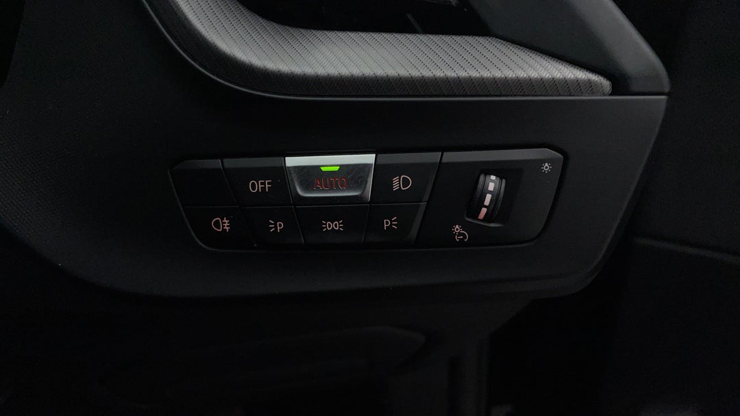 2020 BMW 1 M135i xDrive, Automatic, 47900 km, Utility Switches/Buttons