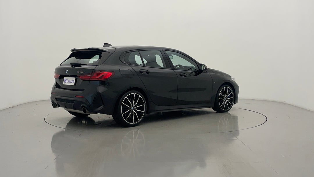 2020 BMW 1 M135i xDrive, Automatic, 47900 km, Right Back Diagonal (45- Degree) View