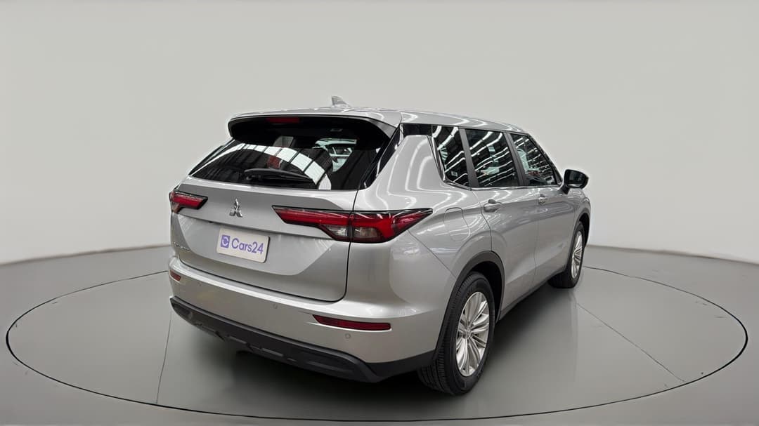 2024 Mitsubishi Outlander Es 7 Seat (2WD), Automatic, 45923 km, Right Back Diagonal (45- Degree) View