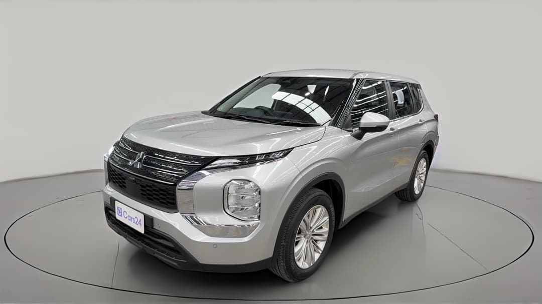2024 Mitsubishi Outlander Es 7 Seat (2WD), Automatic, 45923 km, Left Front Diagonal (45- Degree) View