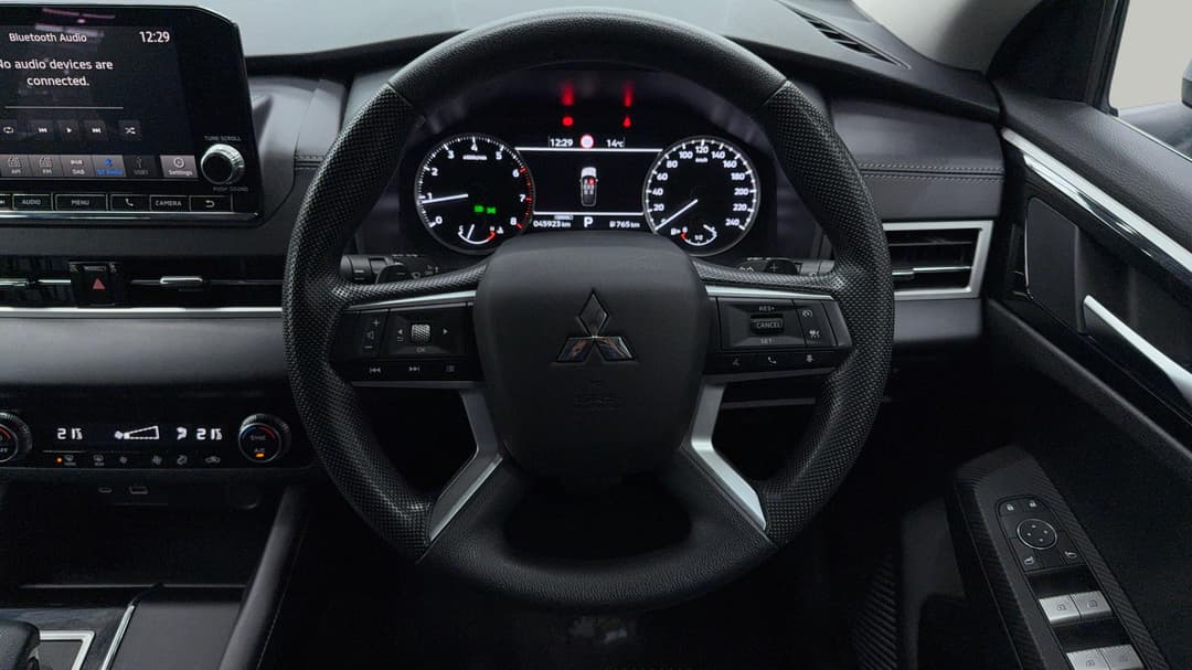 2024 Mitsubishi Outlander Es 7 Seat (2WD), Automatic, 45923 km, Steering Wheel Close-up