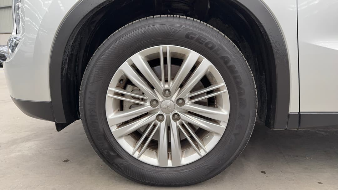 2024 Mitsubishi Outlander Es 7 Seat (2WD), Automatic, 45923 km, Left Front Wheel