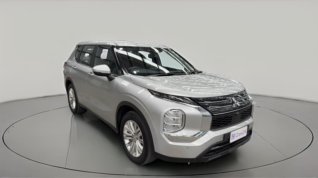 2024 Mitsubishi Outlander Es 7 Seat (2WD), Automatic, 45923 km, Right Front Diagonal (45- Degree) View