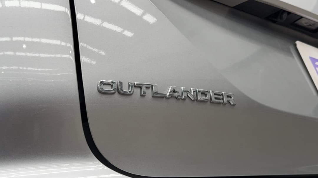 2024 Mitsubishi Outlander Es 7 Seat (2WD), Automatic, 45923 km, Badge (Boot Left Side)