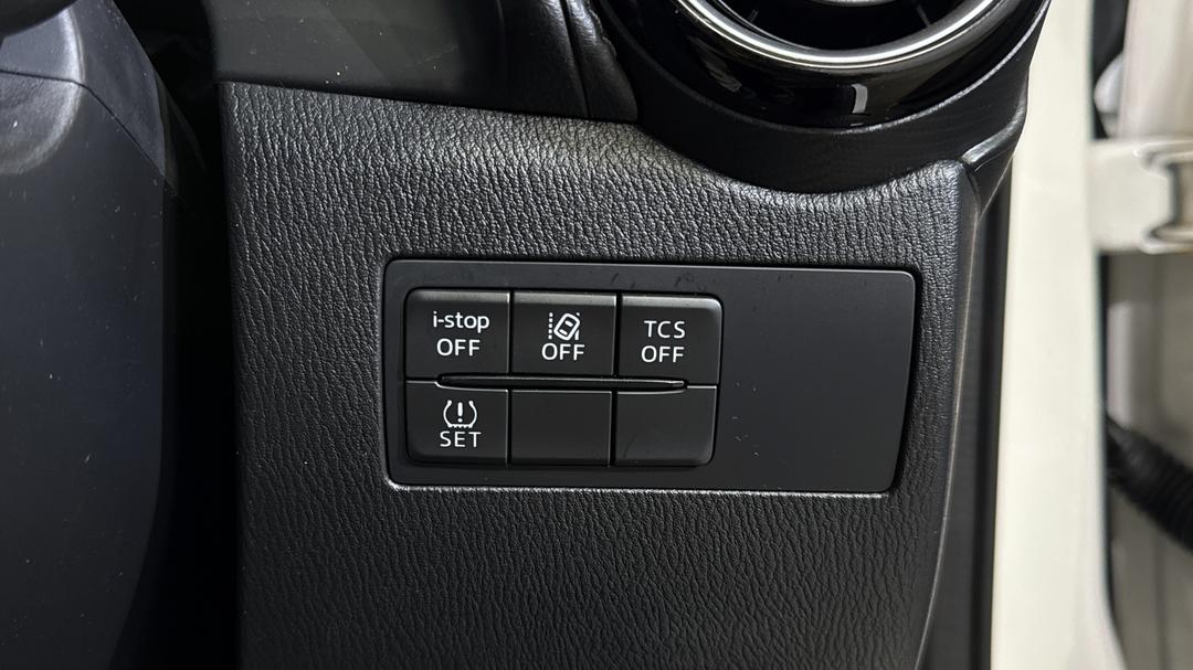 2025 Mazda CX-3 G20 Pure, Automatic, 25783 km, Utility Switches/Buttons
