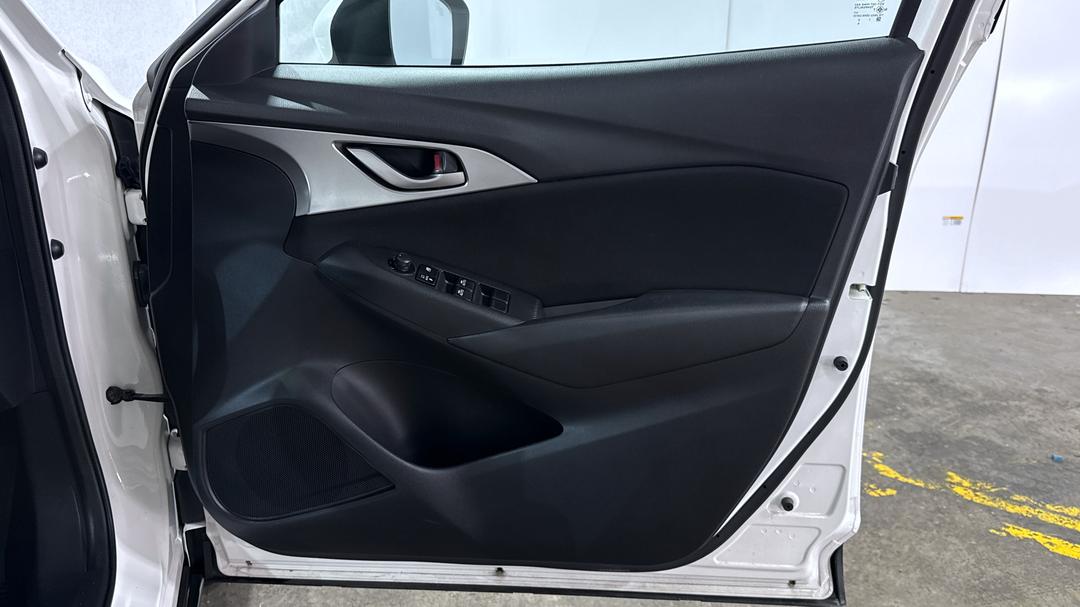 2025 Mazda CX-3 G20 Pure, Automatic, 25783 km, Speaker View