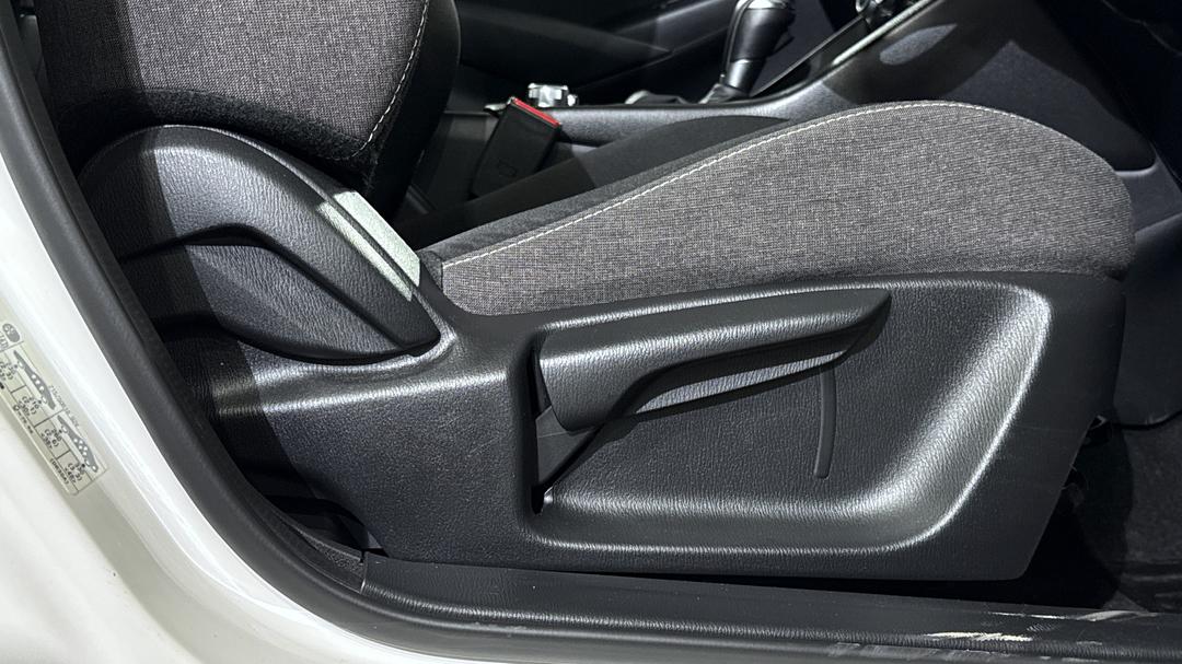 2025 Mazda CX-3 G20 Pure, Automatic, 25783 km, Drivers Side Adjustment Panel