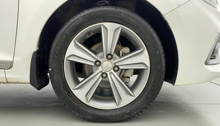 2017 Hyundai Verna 1.6 SX VTVT (O), Petrol, Manual, 99,406 km, Right Front Wheel