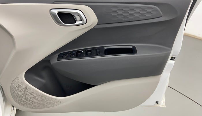 2021 Hyundai AURA SX PLUS 1.2 AMT, Petrol, Automatic, 38,710 km, Driver Side Door Panels Control