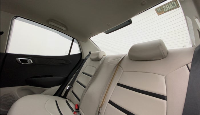 2021 Hyundai AURA SX PLUS 1.2 AMT, Petrol, Automatic, 38,710 km, Right Side Rear Door Cabin