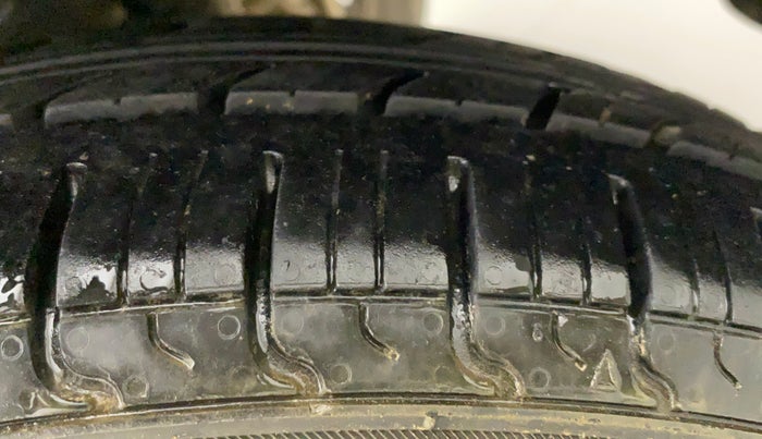2018 Maruti Wagon R 1.0 LXI CNG, CNG, Manual, 83,761 km, Left Rear Tyre Tread