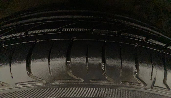 2017 Maruti Ciaz SIGMA 1.4 MT PETROL, Petrol, Manual, 75,480 km, Right Front Tyre Tread