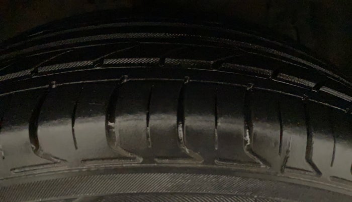 2017 Maruti Ciaz SIGMA 1.4 MT PETROL, Petrol, Manual, 75,480 km, Left Rear Tyre Tread