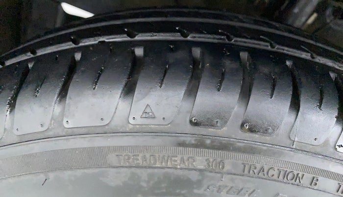 2018 Maruti Dzire VXI, Petrol, Manual, 15,141 km, Left Front Tyre Tread