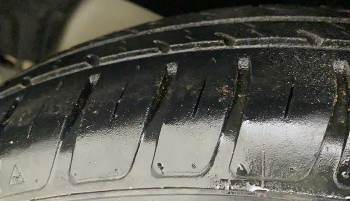 2019 Maruti Swift LXI, Petrol, Manual, 31,466 km, Left Rear Tyre Tread