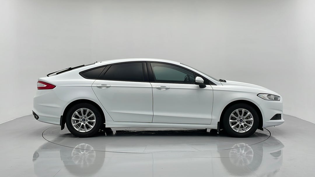 2016 Ford Mondeo Ambiente Tdci, Automatic, 57498 km, Right Side View