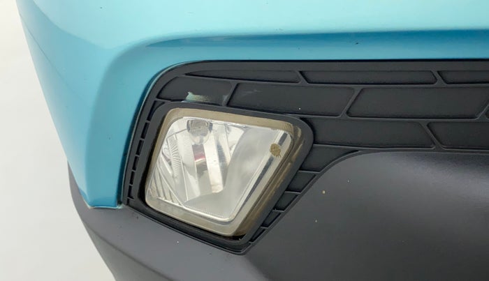 2016 Mahindra Kuv100 K8 D 6 STR, Diesel, Manual, 97,857 km, Right fog light - Not fixed properly