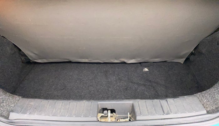 2016 Mahindra Kuv100 K8 D 6 STR, Diesel, Manual, 97,857 km, Boot Inside