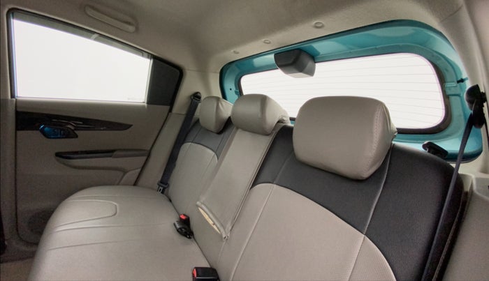 2016 Mahindra Kuv100 K8 D 6 STR, Diesel, Manual, 97,857 km, Right Side Rear Door Cabin