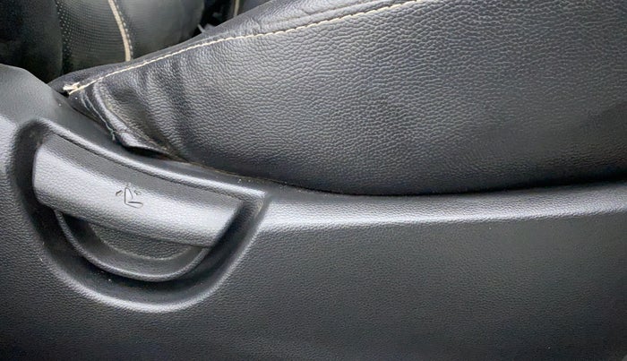 2014 Hyundai Grand i10 SPORTZ 1.2 KAPPA VTVT, Petrol, Manual, 78,739 km, Driver Side Adjustment Panel