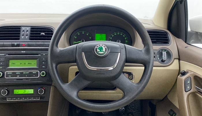 2012 Skoda Rapid ELEGANCE 1.6 MPFI MT, Petrol, Manual, 50,204 km, Steering Wheel Close Up