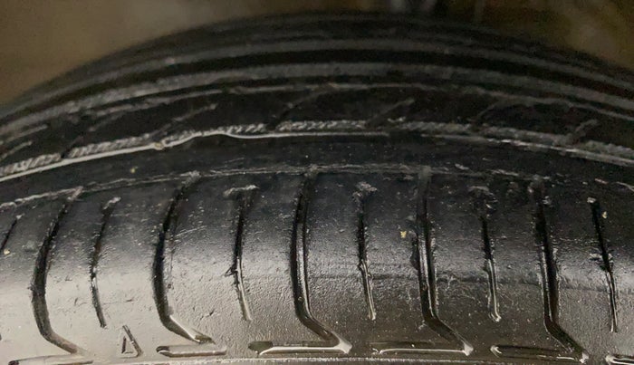 2015 Maruti Wagon R Stingray VXI, Petrol, Manual, 52,524 km, Left Front Tyre Tread