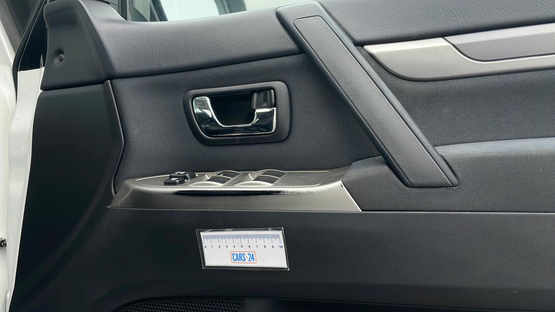 Door Interior Front RHS Scuff