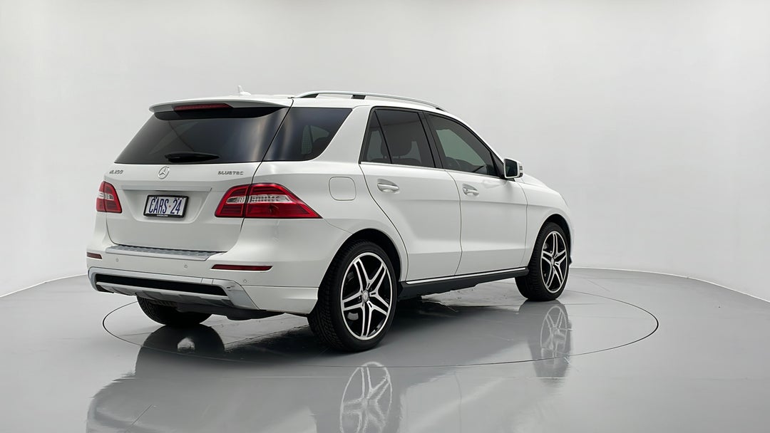 Right Back Diagonal (45- Degree) View