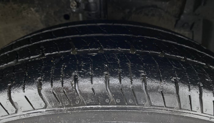 2016 Maruti Swift Dzire VDI ABS, Diesel, Manual, 94,706 km, Right Front Tyre Tread