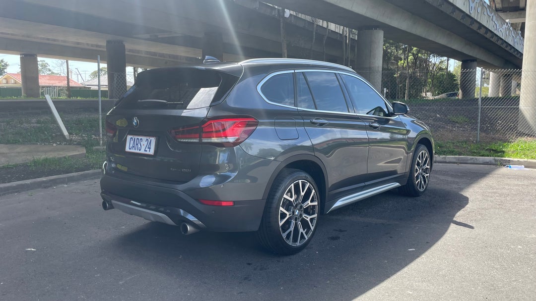 Right Back Diagonal (45- Degree) View