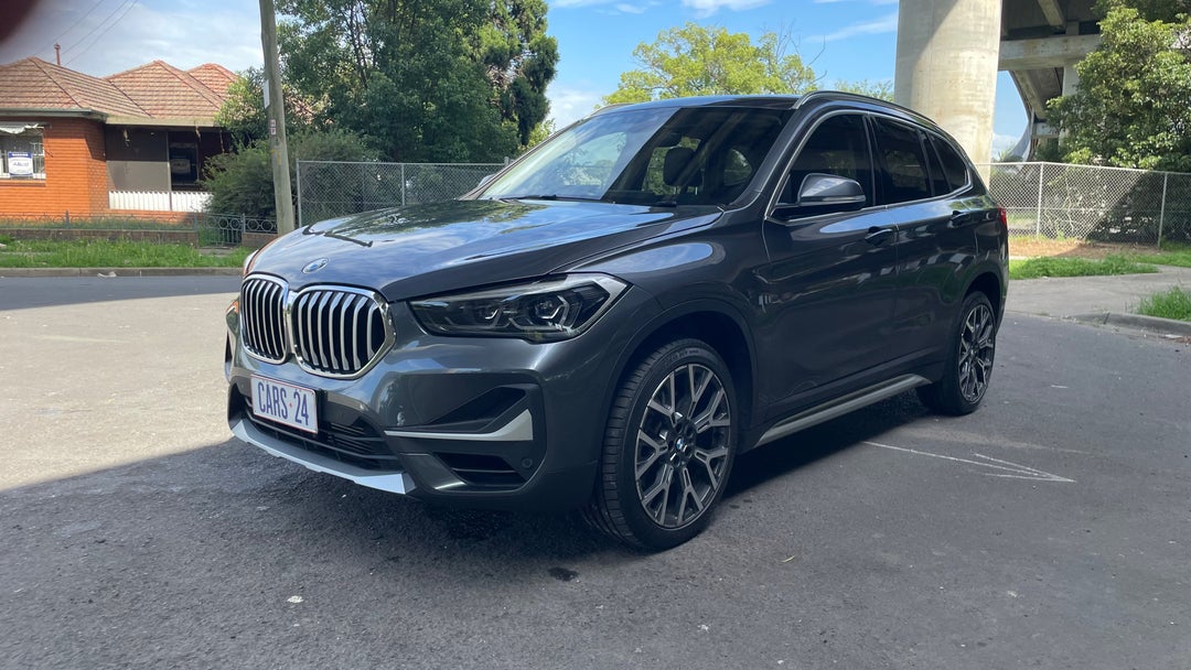 Left Front Diagonal (45- Degree) View