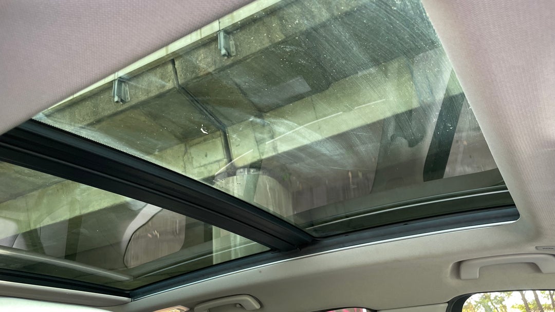 Interior Sunroof/Moonroof