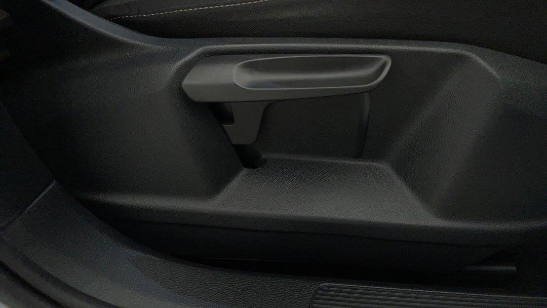 2021 Volkswagen T-roc 110tsi Style, Automatic, 57086 km, Drivers Side Adjustment Panel