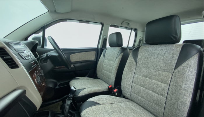 2016 Maruti Wagon R 1.0 VXI, Petrol, Manual, 25,451 km, Right Side Front Door Cabin