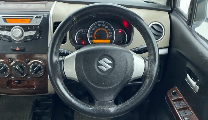 2016 Maruti Wagon R 1.0 VXI, Petrol, Manual, 25,451 km, Steering Wheel Close Up
