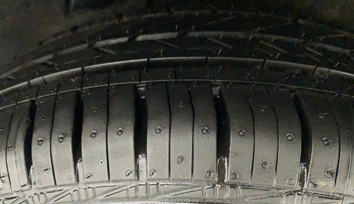 2011 Hyundai i20 MAGNA 1.2, Petrol, Manual, 33,855 km, Left Rear Tyre Tread