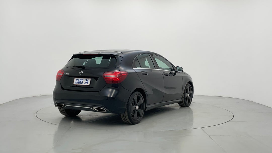 2016 Mercedes-benz A200 1.6 Dct, Automatic, 72593 km, Right Back Diagonal (45- Degree) View