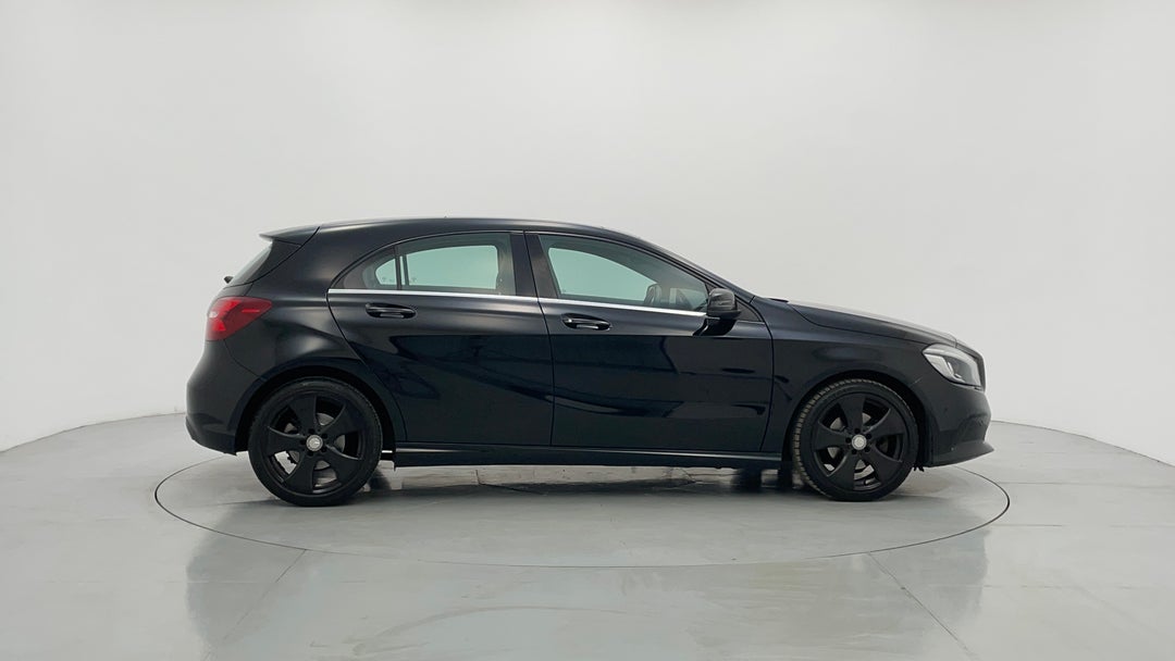 2016 Mercedes-benz A200 1.6 Dct, Automatic, 72593 km, Right Side View