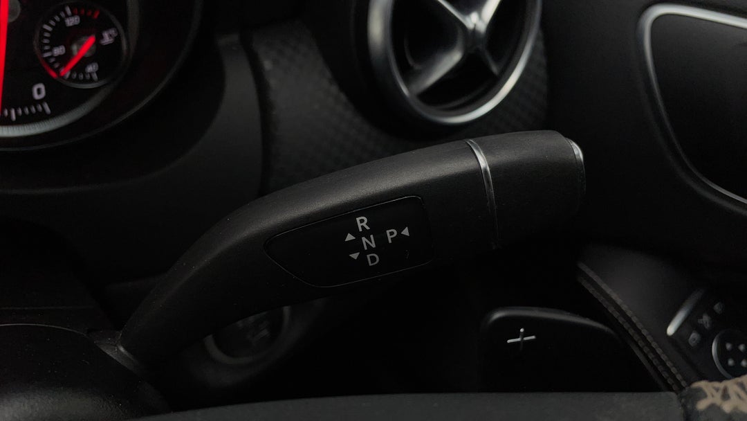 2016 Mercedes-benz A200 1.6 Dct, Automatic, 72593 km, Gear Lever 