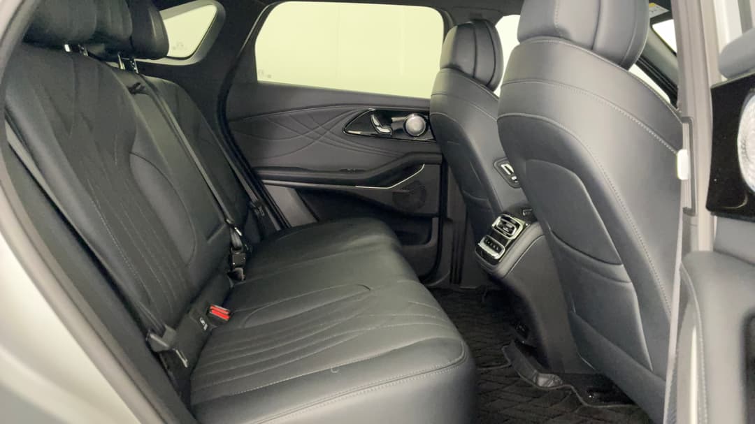 2025 Omoda 9 Shs Virtue AWD, Automatic, 14629 km, Right Side Rear Door Cabin View