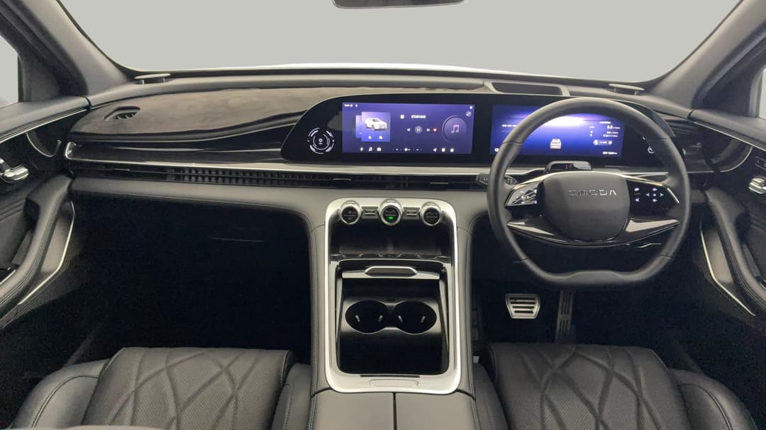 2025 Omoda 9 Shs Virtue AWD, Automatic, 14629 km, Dashboard View