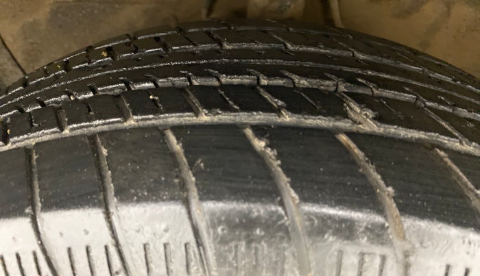 2011 Maruti Swift Dzire ZDI, Diesel, Manual, 47,398 km, Left Front Tyre Tread