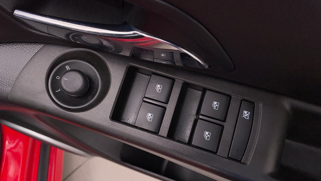 2015 Holden Cruze Sri V, Automatic, 58010 km, Drivers Side Door Panel Controls