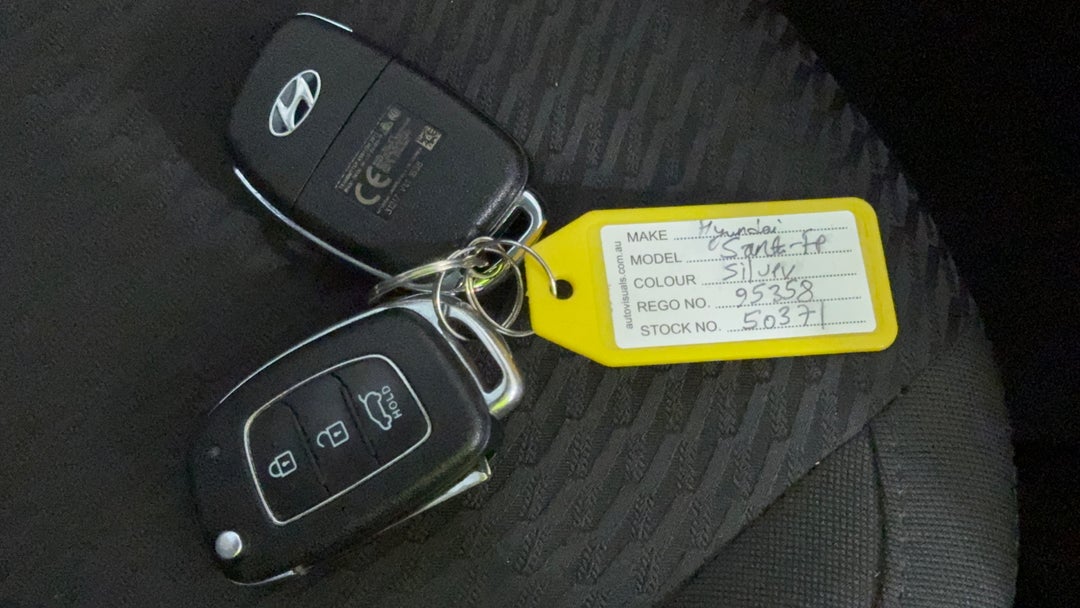 2017 Hyundai Santa Fe Active (4x4), Automatic, 107143 km, Key Close-up