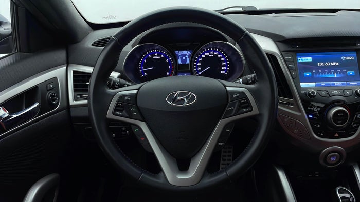 HYUNDAI VELOSTER-Steering Wheel Close-up