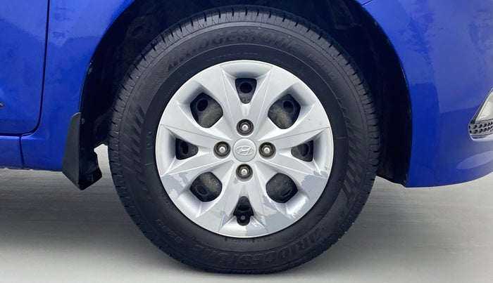 2016 Hyundai Elite i20 SPORTZ 1.2, Petrol, Manual, 81,606 km, Right Front Wheel